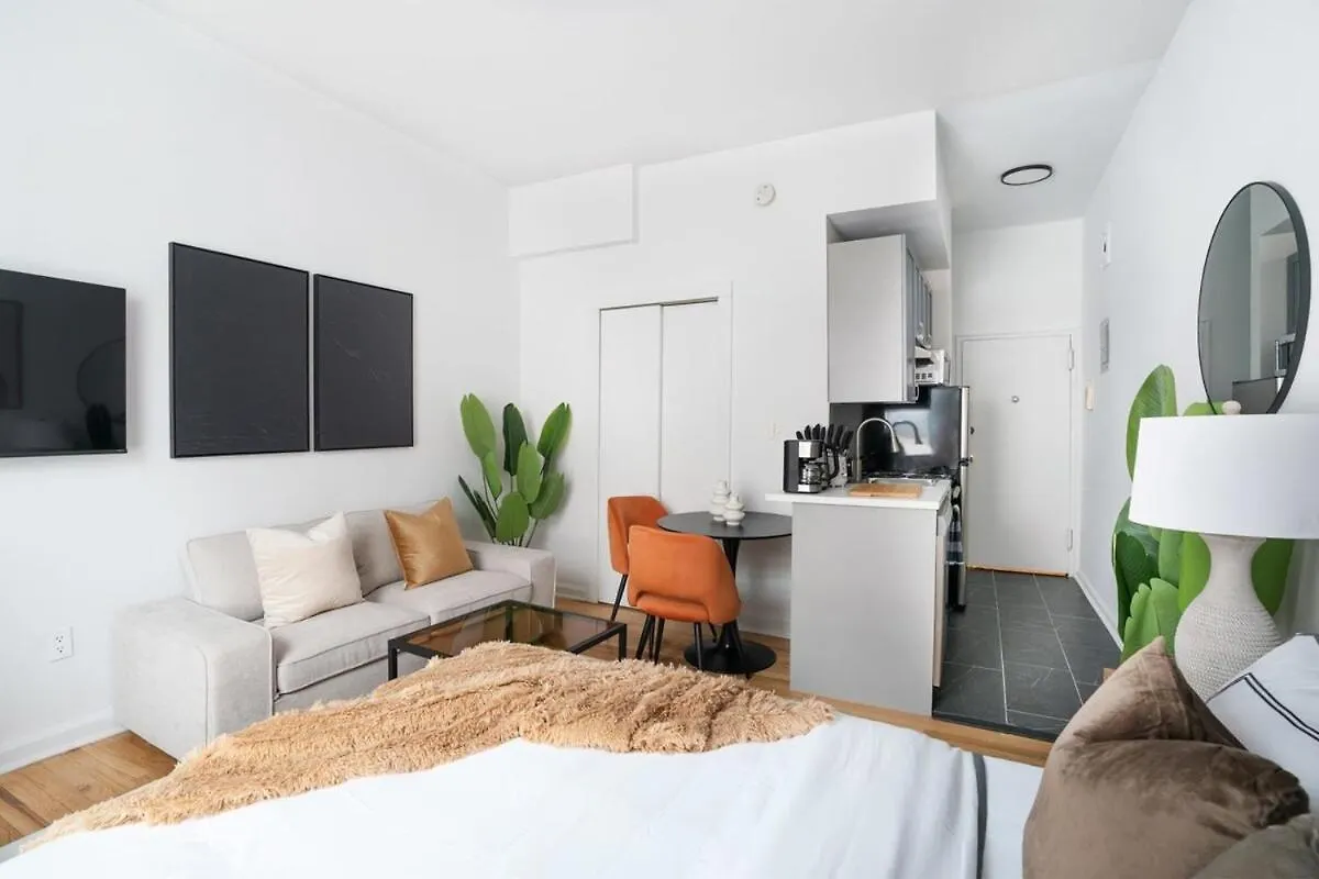 74-3C New Studio In Prime Uws - Gym In Building New York 0*,  USA